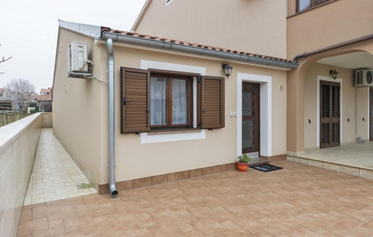 Apartments Tina & Denis Pula Exterior foto